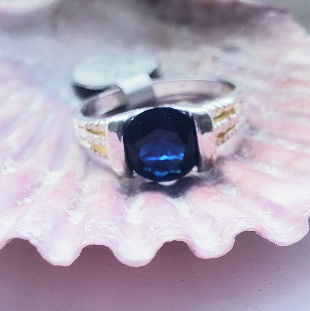 925 Sterling Sapphire Blue Fashion Ring W/trillion Triangle Cut Sz 8.5